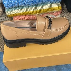 Chase & Chloe Ellery Chain Detail lug Loafer. New in original box.